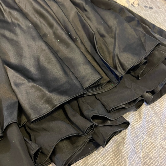 ZAC POSEN ❤️💋FUN SEXY FLIRTY SKIRT💋❤️SIZE COLOR BLACK SILK BLEND FLOWY 6 542 - Picture 16 of 16